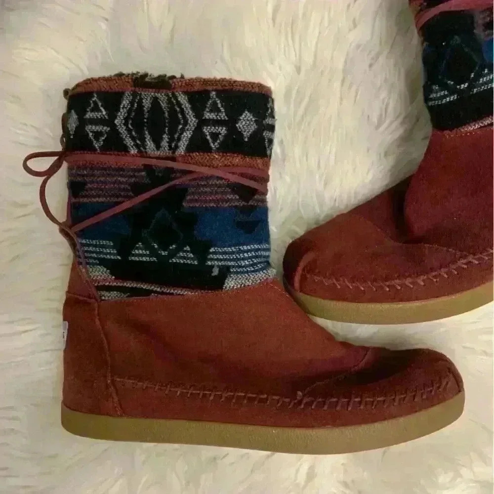 Toms rusty Burgundy Suede Jacquard Nepal tribal fleece lined Boot sz 9.5 - Picture 2 of 8